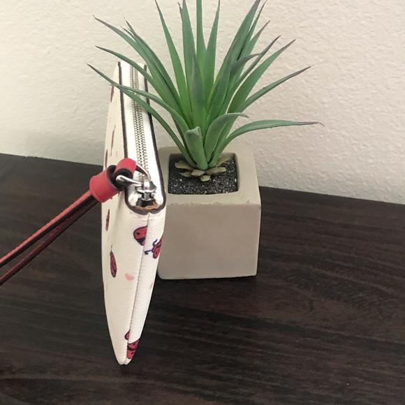 SOLD🚫Coach Corner Zip Wristlet with Ladybug Print - Picture 3 of 7